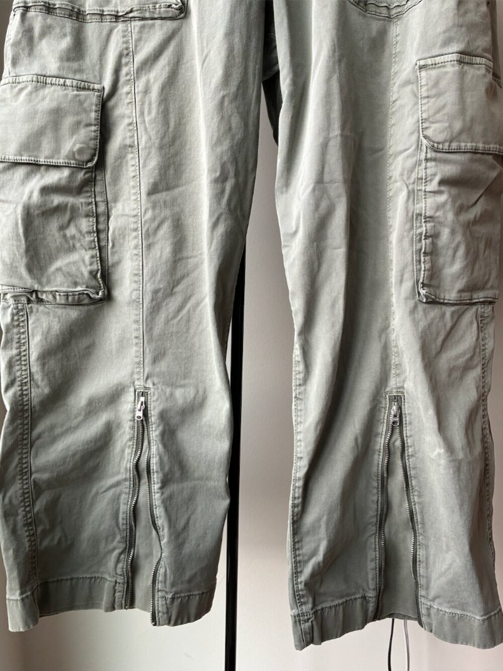 Abercrombie & Fitch Olive Green Baggy Cargo Pull-On Pant - Size XL - Picture 11 of 12